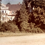 Pałac od strony folwarku - Wojsławice, ok. 1944 r., archiw. OB