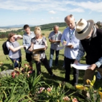 Niedzielne szkolenie oceny nowych odmian liliowców (Hemerocallis) przeprowadził berliński hodowca dr Tomas Tamberg - fot. Tomasz Nowak1